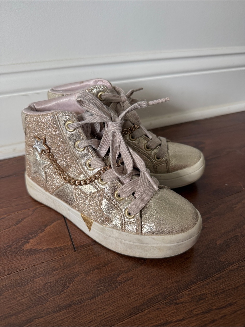 Skechers Girls' Glitter High-Top Sneakers with Star Chain Detail - Gold